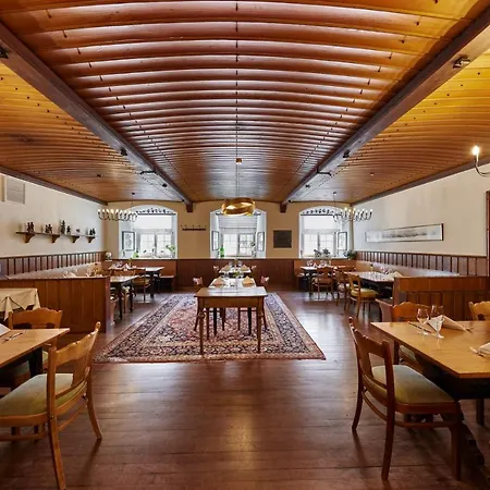 Zum Roten Baeren Отель Фрайбург