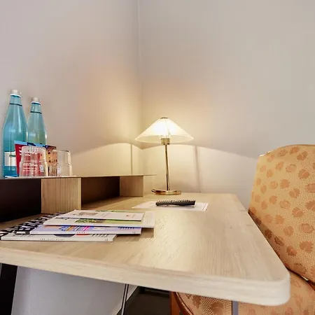 Zum Roten Baeren Отель Фрайбург