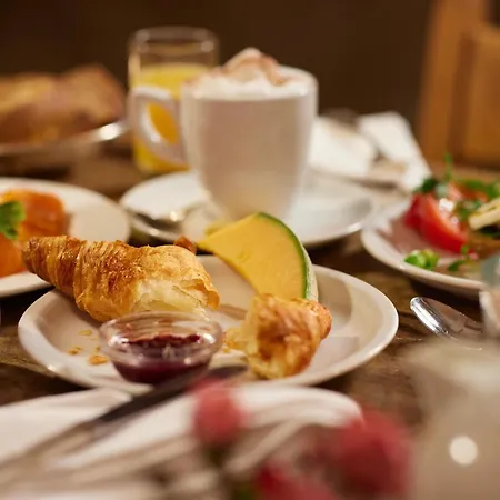 Zum Roten Bären Hotel 3*