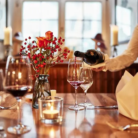 Zum Roten Bären Hotel 3*