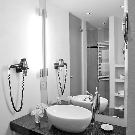 Hotel Zum Roten Bären 3*