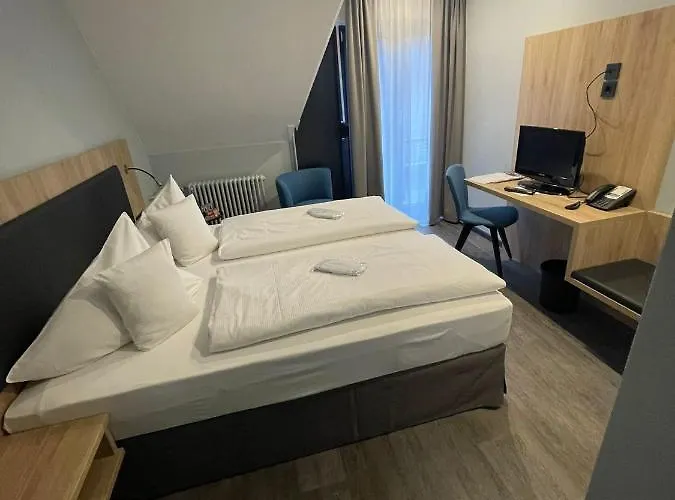 Zum Roten Baeren Hotel 3*