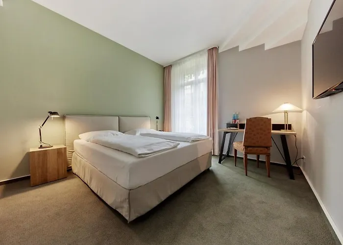 Zum Roten Baeren Hotel