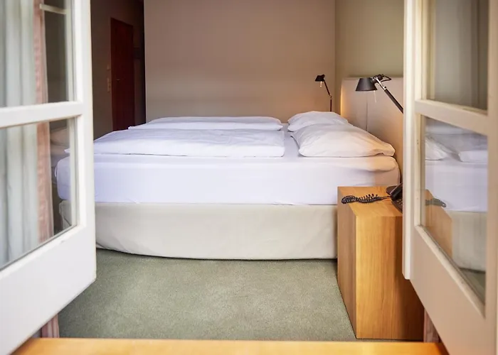 Zum Roten Baeren Hotel 3*