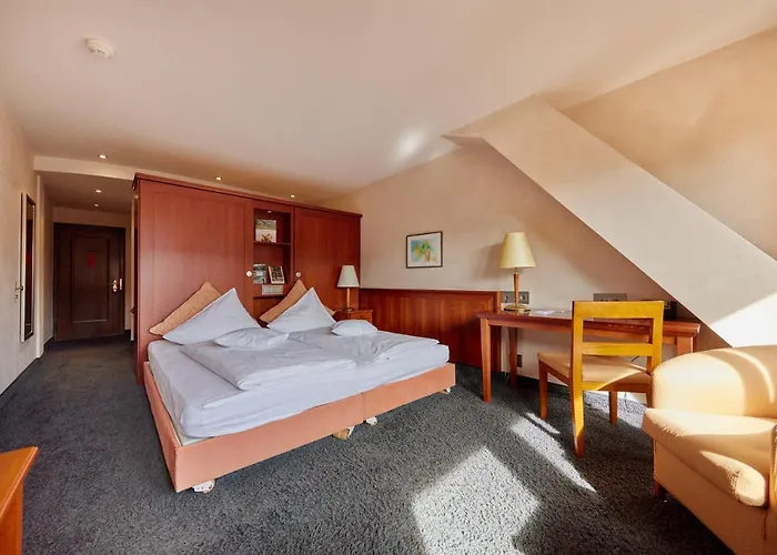 Zum Roten Baeren Ξενοδοχείο 3*