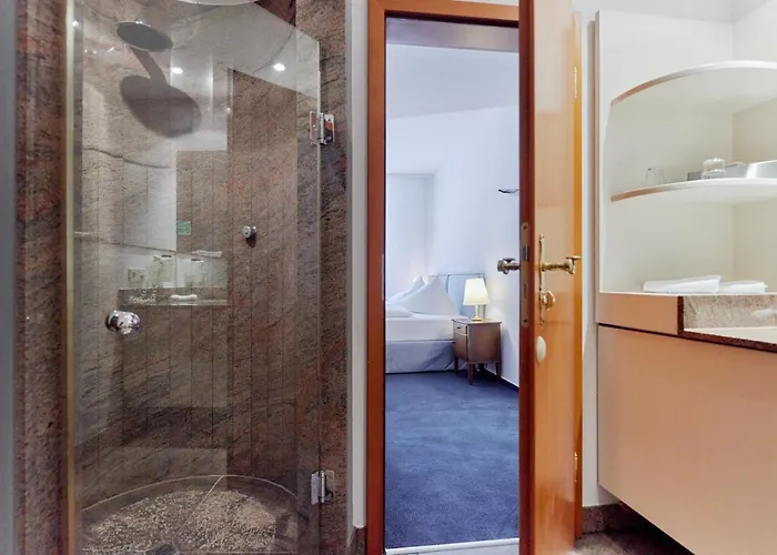 Zum Roten Baeren Ξενοδοχείο 3*