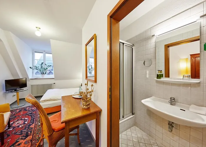 Ξενοδοχείο Zum Roten Baeren